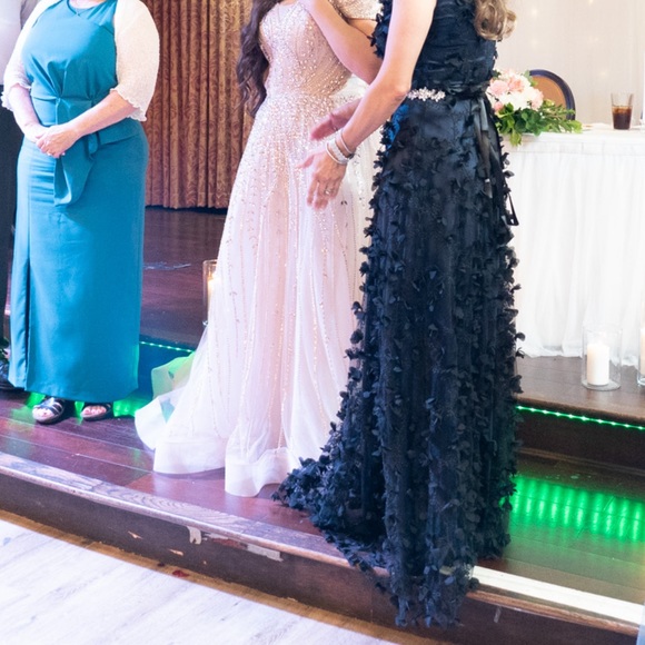 Tahari gown - Picture 9 of 9